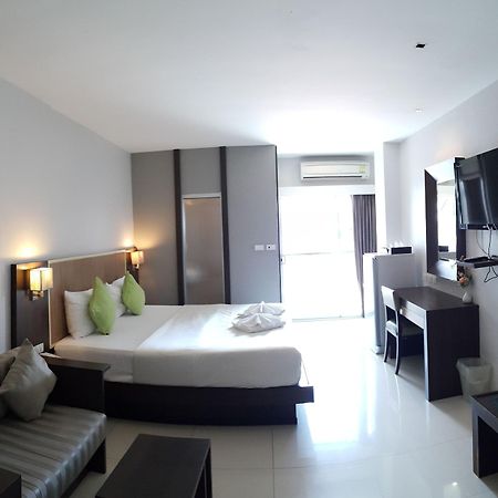 April Suites Pattaya Εξωτερικό φωτογραφία