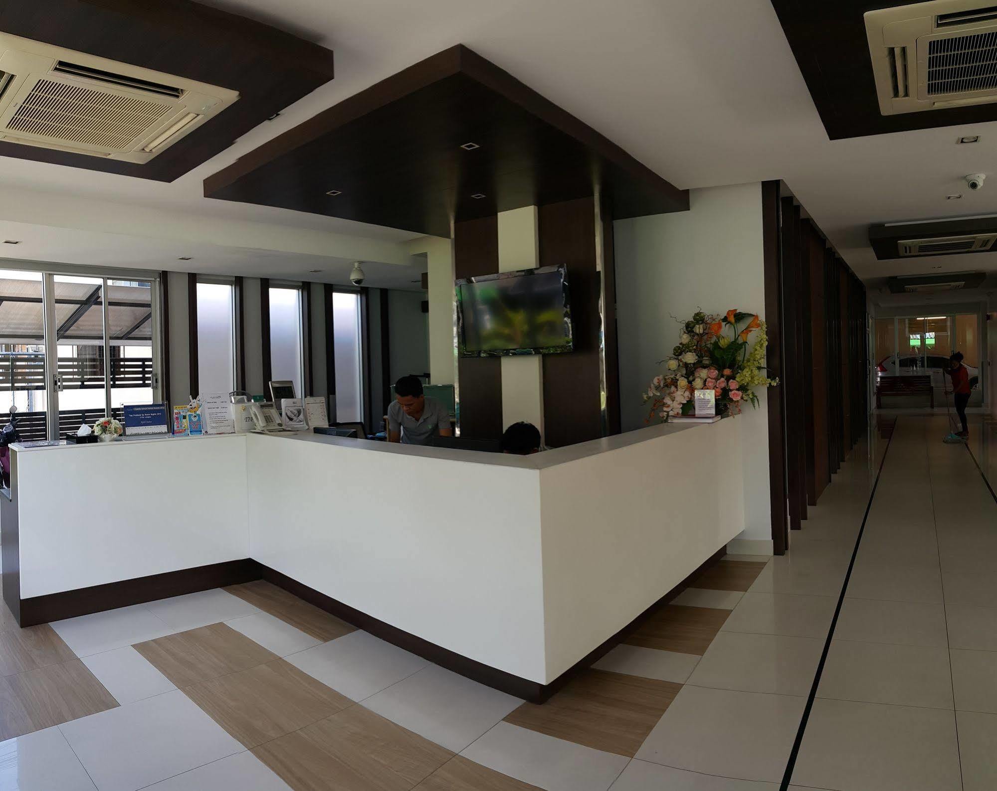 April Suites Pattaya Εξωτερικό φωτογραφία