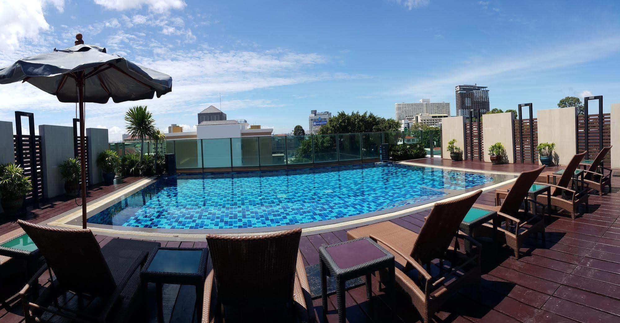 April Suites Pattaya Εξωτερικό φωτογραφία